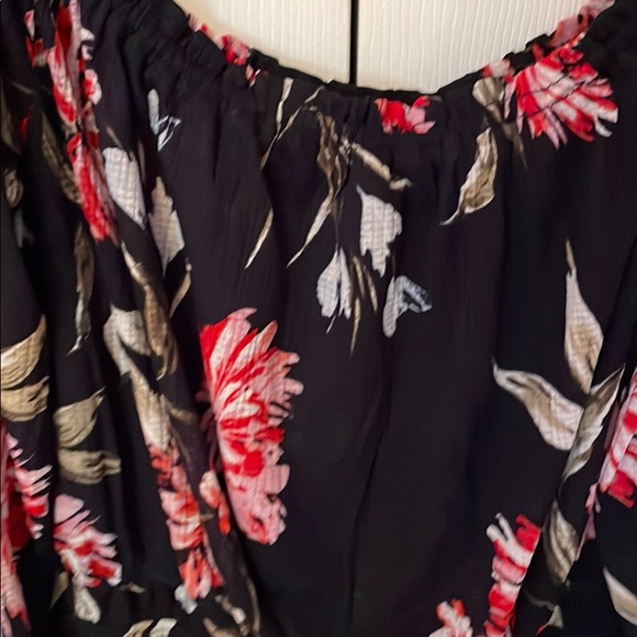 Off the Shoulder Dynamite Top - Picture 3 of 3